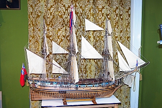 _ROYAL_CAROLINE_210.jpg