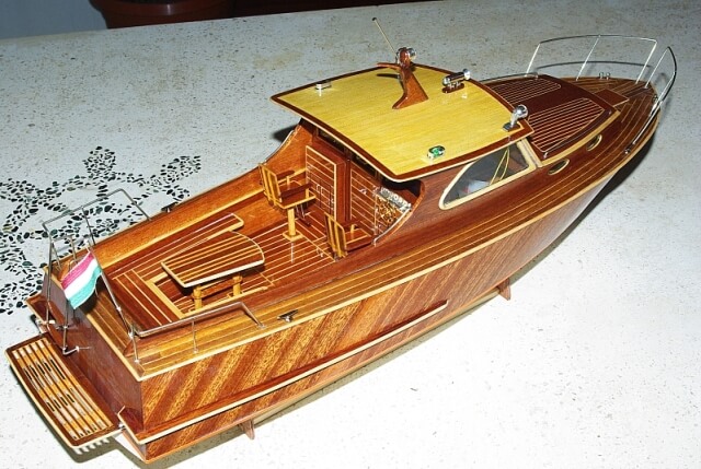 Diva cruiser, model ship