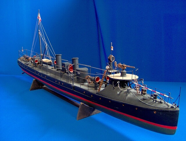 SMTb 11, model ship